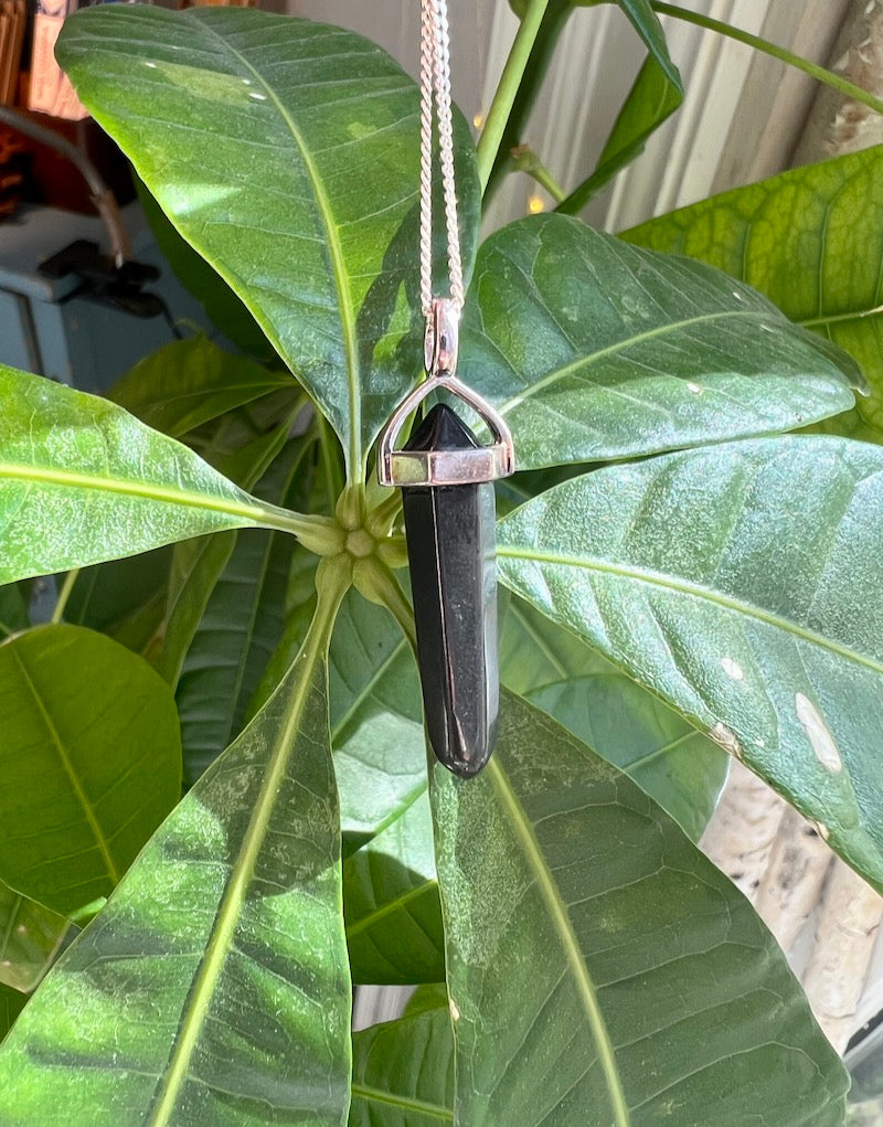 SHUNGITE D.T POINT PENDANT