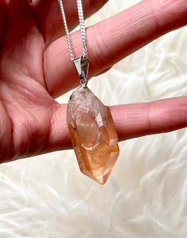 QUARTZ - Tangerine Raw PENDANT