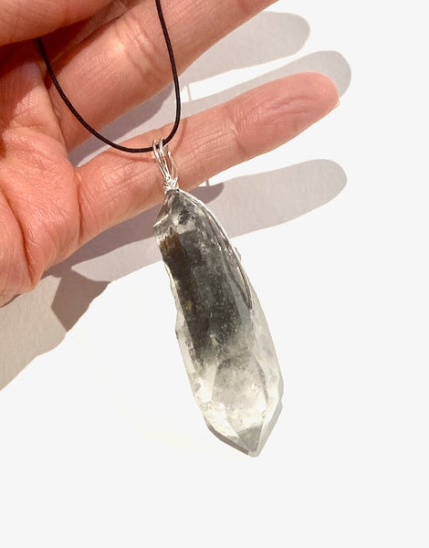 QUARTZ - TIBETAN PENDANT - D.T. POINT